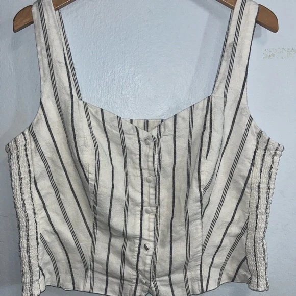 Old Navy Cream and Black Fitted Crop Tank Top - Picture 1 of 3
